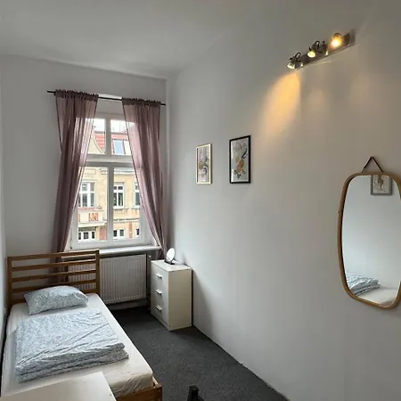 Hostel Poznest - Tanie - Samodzielne Zameldowanie - Self Chek *