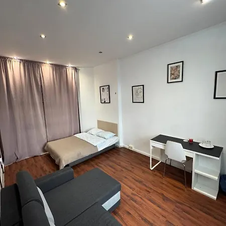 Poznest - Tanie - Samodzielne Zameldowanie - Self Chek Hostel *