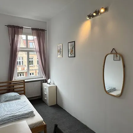 Poznest - Tanie - Samodzielne Zameldowanie - Self Chek Hostel