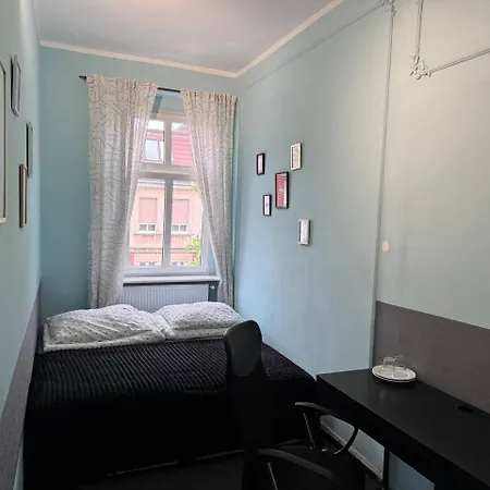 Hostel Poznest - Tanie - Samodzielne Zameldowanie - Self Chek